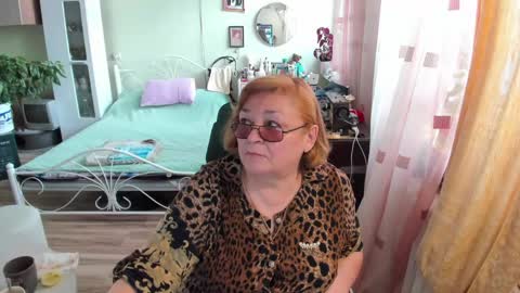 Flowerlower online show from April 18, 2026, 2:21 pm