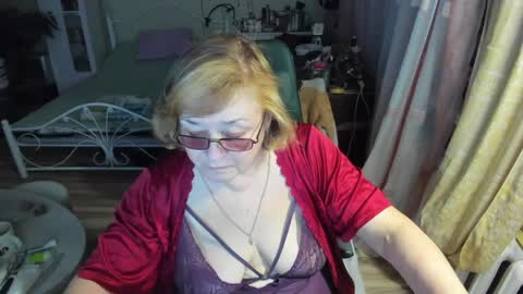 Flowerlower online show from April 18, 2026, 7:07 pm