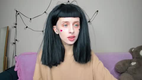 Flower online show from October 1, 2025, 2:45 pm