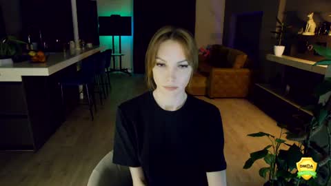 Snapshot of flowerr_powerr chatting on June 9, 2026, 9:04 pm Katrin online show from June 9, 2026, 9:04 pm