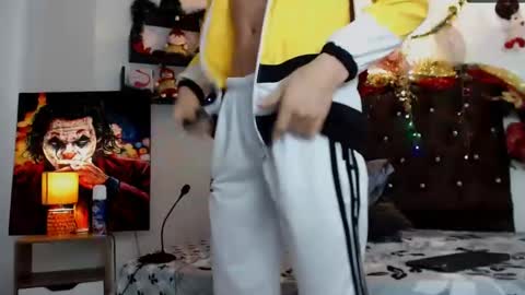 flowers109 online show from December 26, 2024, 9:47 pm