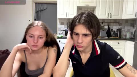 flowerscouple online show from March 25, 2026, 10:16 pm