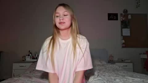 flowflirtx online show from May 13, 2026, 2:03 pm