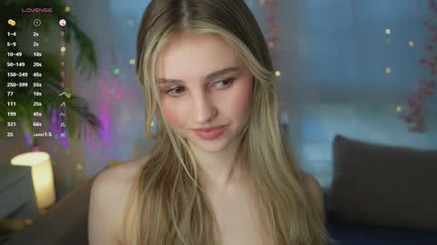 Adeline online show from January 27, 2025, 8:29 am