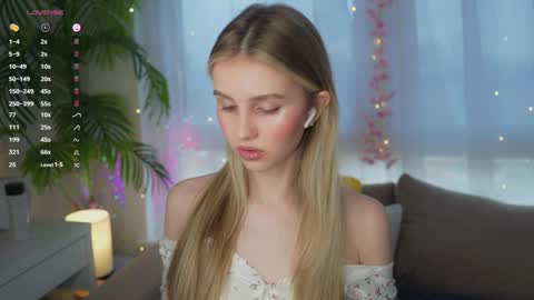 Adeline online show from February 6, 2025, 8:07 am