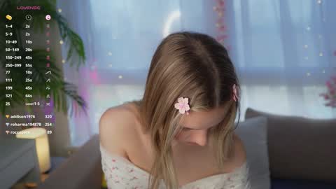 Adeline online show from February 6, 2025, 11:10 am