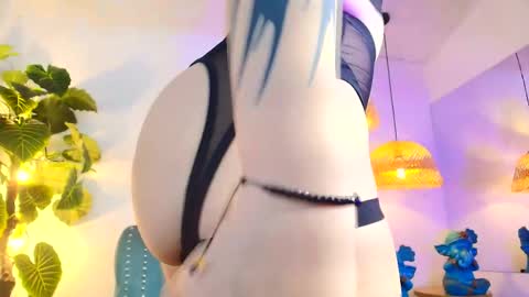  FLUFFY BUBBLE  online show from April 18, 2026, 4:49 am