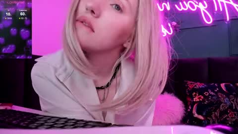 Monica online show from March 3, 2025, 4:25 am