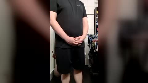 fluffybutt_ online show from June 25, 2026, 4:44 pm