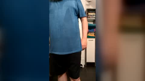 fluffybutt_ online show from August 7, 2026, 9:28 pm