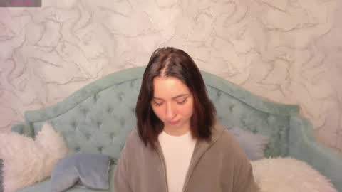 Lina online show from April 13, 2026, 1:00 am