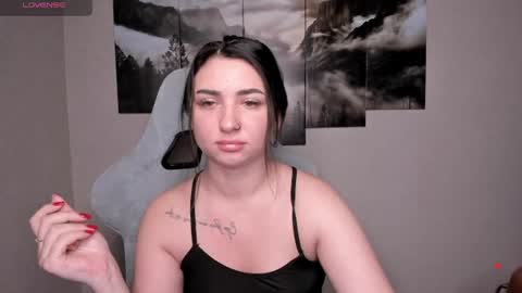 Snapshot of flufyfoxx chatting on July 8, 2026, 1:32 am Lina online show from July 8, 2026, 1:32 am
