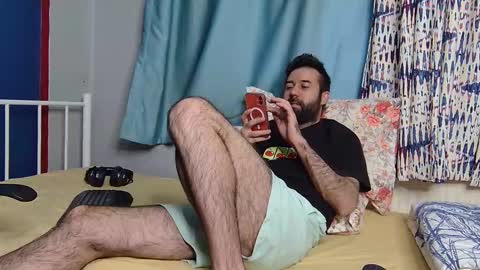 Fly online show from December 3, 2025, 6:43 am