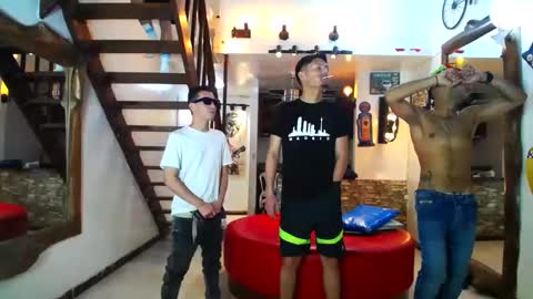 flyckers online show from January 12, 2025, 11:15 pm