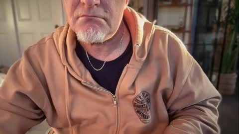 Snapshot of fnkywht60smthng_ chatting on March 6, 2026, 1:35 am fnkywht60smthng_ online show from March 6, 2026, 1:35 am