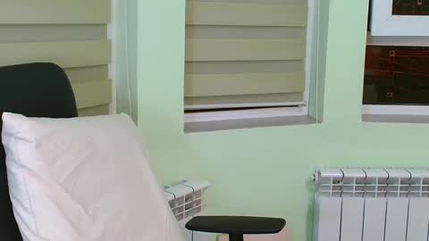 independent model online show from December 9, 2024, 11:56 pm