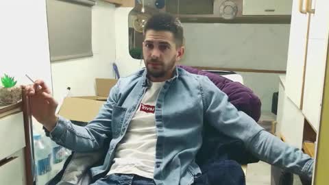 independent model online show from April 20, 2026, 6:20 pm