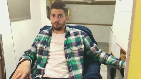 independent model online show from April 21, 2026, 7:39 pm