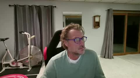 foodforcatfists online show from December 4, 2025, 5:06 am