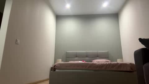 forbiddennvelvet online show from November 10, 2025, 4:39 pm