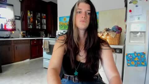 forestdarling online show from November 15, 2025, 9:21 pm