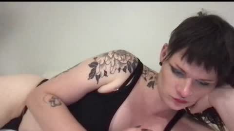 forthedolls online show from October 4, 2025, 4:10 am