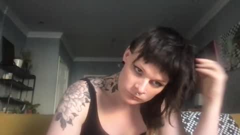 forthedolls online show from October 9, 2025, 9:02 pm