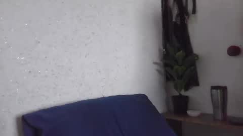 fox_red_lady7 online show from March 7, 2025, 12:56 pm