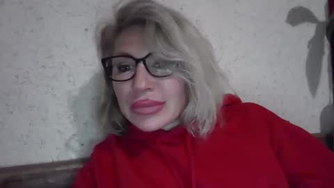 fox_red_lady7 online show from April 17, 2026, 7:50 pm