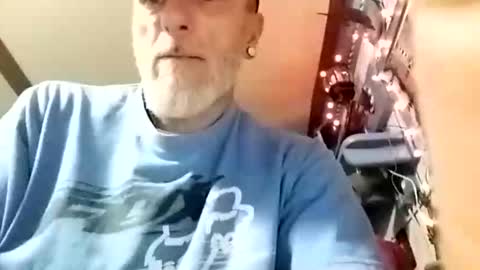 Snapshot of foxbodydave chatting on January 12, 2026, 5:01 am foxbodydave online show from January 12, 2026, 5:01 am