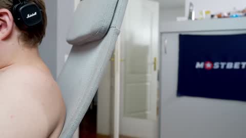 Snapshot of foxeslovefoxes chatting on December 13, 2024, 2:16 pm CUSTOM PHOTOS AND VIDEOS - online show from December 13, 2024, 2:16 pm