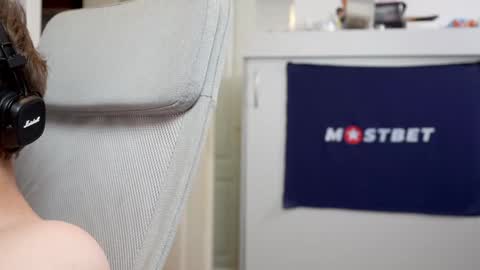 Snapshot of foxeslovefoxes chatting on December 14, 2024, 2:21 pm CUSTOM PHOTOS AND VIDEOS - online show from December 14, 2024, 2:21 pm