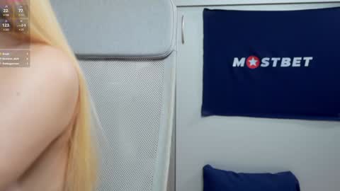 Snapshot of foxeslovefoxes chatting on December 24, 2024, 3:58 pm CUSTOM PHOTOS AND VIDEOS - online show from December 24, 2024, 3:58 pm