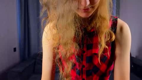 Lily online show from November 17, 2025, 7:03 am