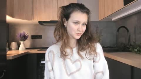 Lily online show from December 2, 2025, 6:30 am