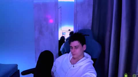 Foxicfu online show from March 10, 2025, 3:30 pm