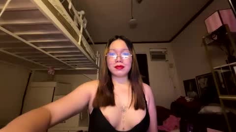 Snapshot of foxieeealona chatting on May 9, 2026, 6:51 am Alicia Baby online show from May 9, 2026, 6:51 am