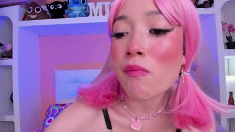 Miss Eva online show from December 4, 2025, 5:32 pm