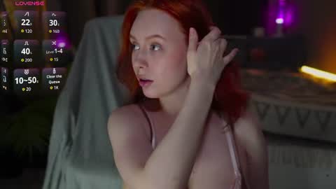 Snapshot of foxy_callista_ chatting on July 17, 2026, 8:24 pm Foxy Callista online show from July 17, 2026, 8:24 pm