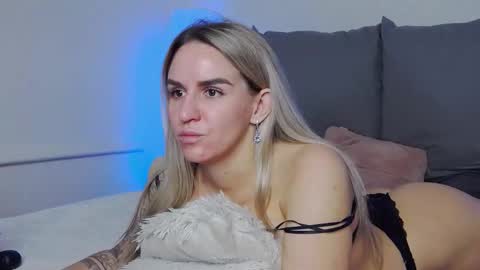 Foxy Kimmi online show from November 29, 2025, 7:00 am