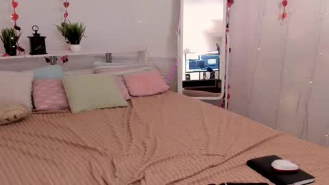 Foxy online show from November 22, 2025, 9:03 pm