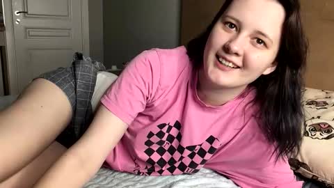 Kate online show from September 17, 2025, 8:27 am