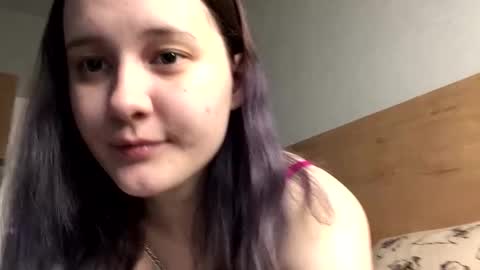 Kate online show from September 18, 2025, 3:52 am