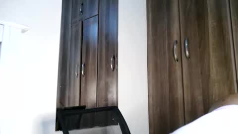 Kayla online show from October 31, 2025, 4:02 am