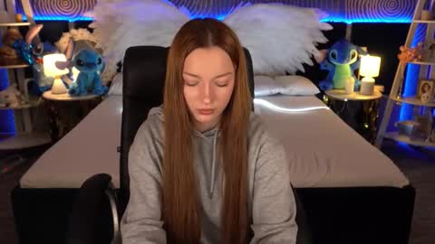 Maya online show from November 19, 2025, 2:06 pm