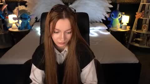 Maya online show from November 21, 2025, 8:29 pm