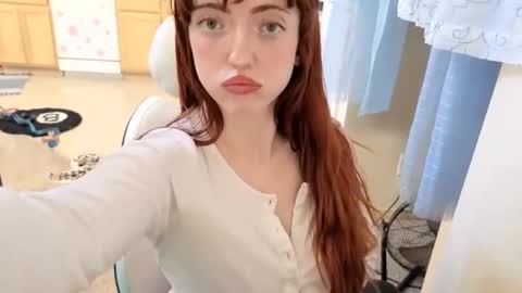 Snapshot of foxyredddd chatting on November 11, 2025, 11:16 pm beautiful blair online show from November 11, 2025, 11:16 pm