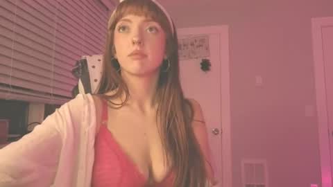 Snapshot of foxyredddd chatting on April 4, 2026, 12:02 pm beautiful blair online show from April 4, 2026, 12:02 pm