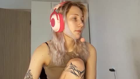 Kate online show from November 9, 2025, 8:12 am