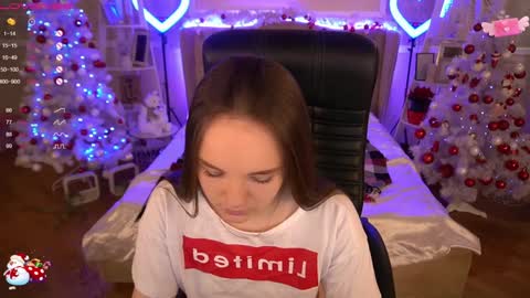 Snapshot of foxyshyyy chatting on December 18, 2024, 10:51 am Inna online show from December 18, 2024, 10:51 am